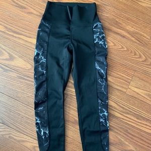 Buff Bunny black marble leggings